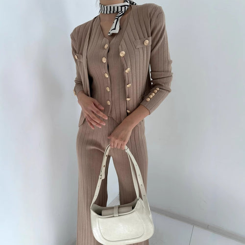 Damen elegantes gestricktes Ensemble mit Knopfdetaillierung R&B