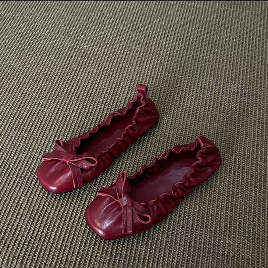 Damen Ballerina-Schuhe mit glänzender Oberfläche und verspieltem Rüschenrand R&B