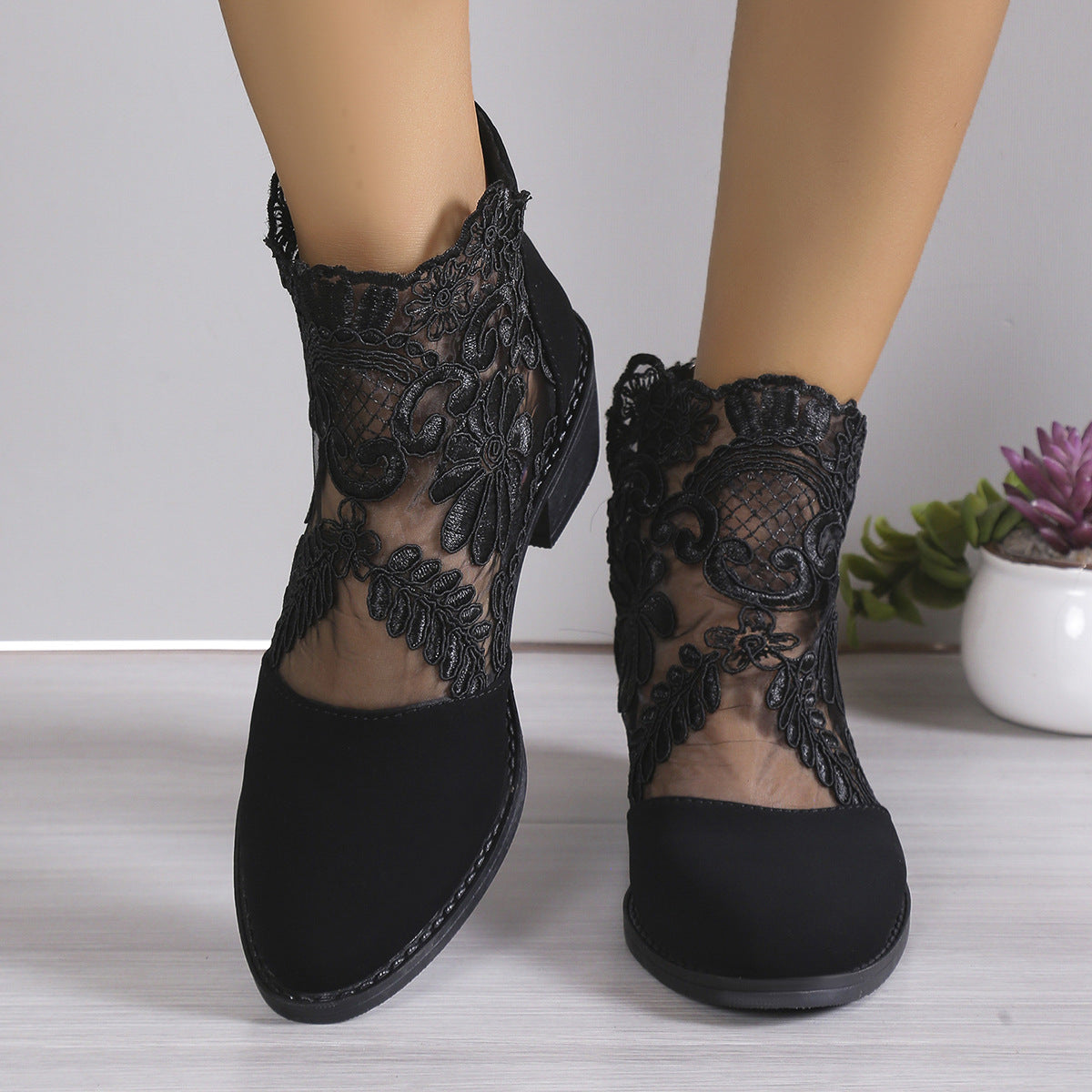 Damen modische Stiefeletten mit aufwendiger Spitzendecke R&B