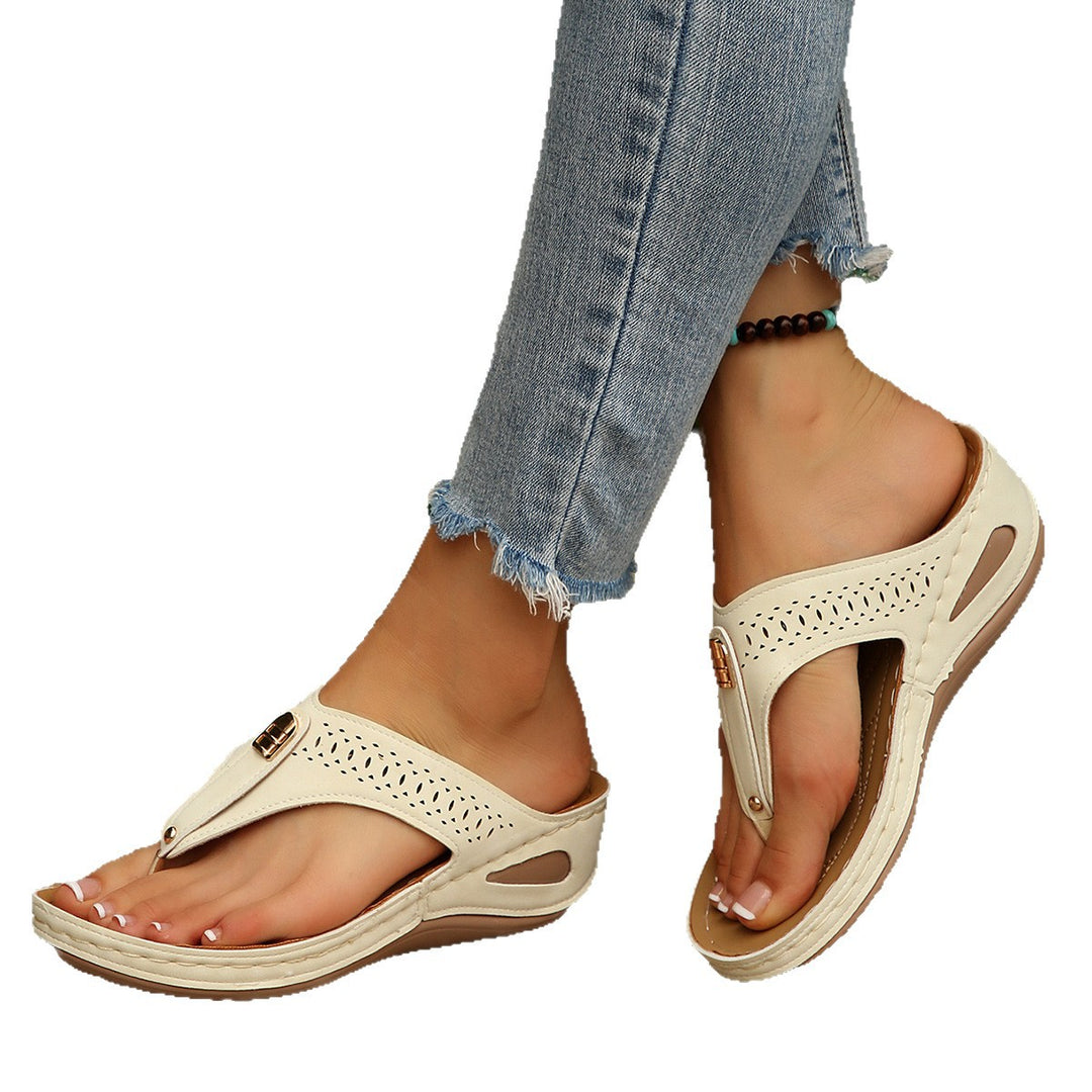 Damen Zehentrenner-Sandalen mit perforierter Oberfläche und Komfortfußbett R&B