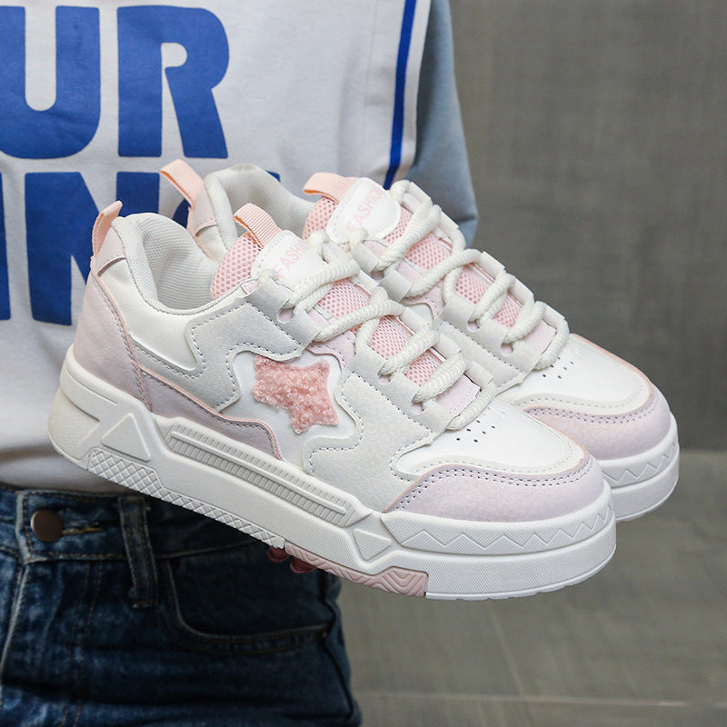 Damen Sneakers im trendigen Design mit detailverliR&Bten Applikationen R&B