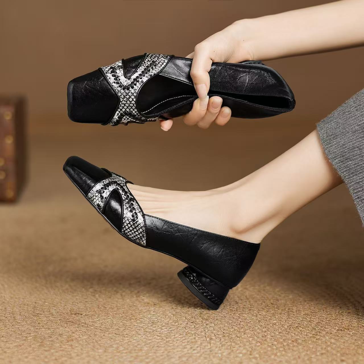 Damen Elegante Ballerinas mit modischem Schnellen-Detail und bequemer Sohle R&B