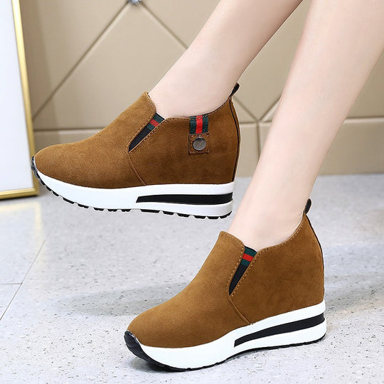 Damen nan Slip-On Keil-Stiefelette mit verstecktem Plateau und rutschfester Profilsohle R&B