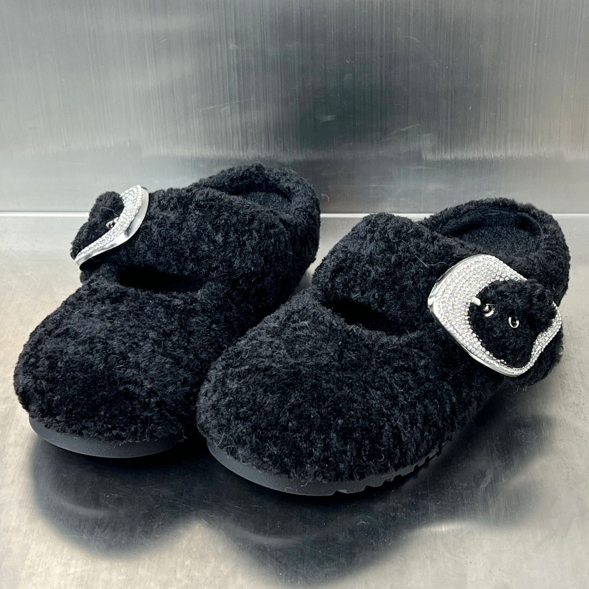 Damen Flauschige Hausschuhe mit modischem Schnallen-Design R&B