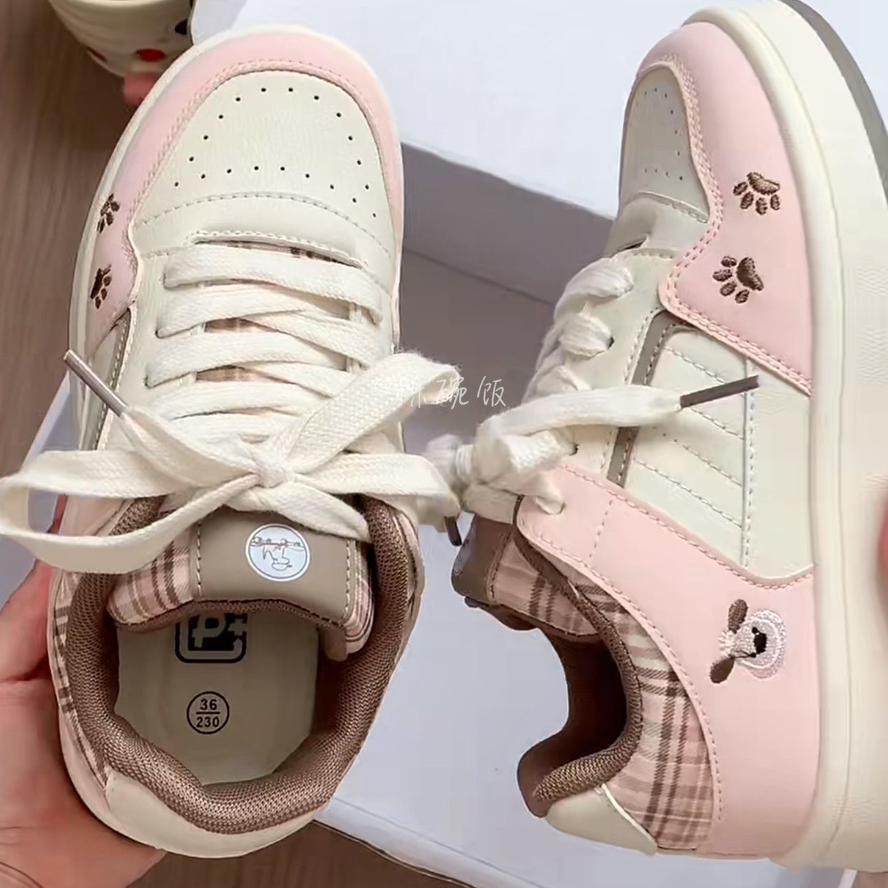 Damen Sneaker mit verspielten Tiermotiven und komfortablem Innenfutter