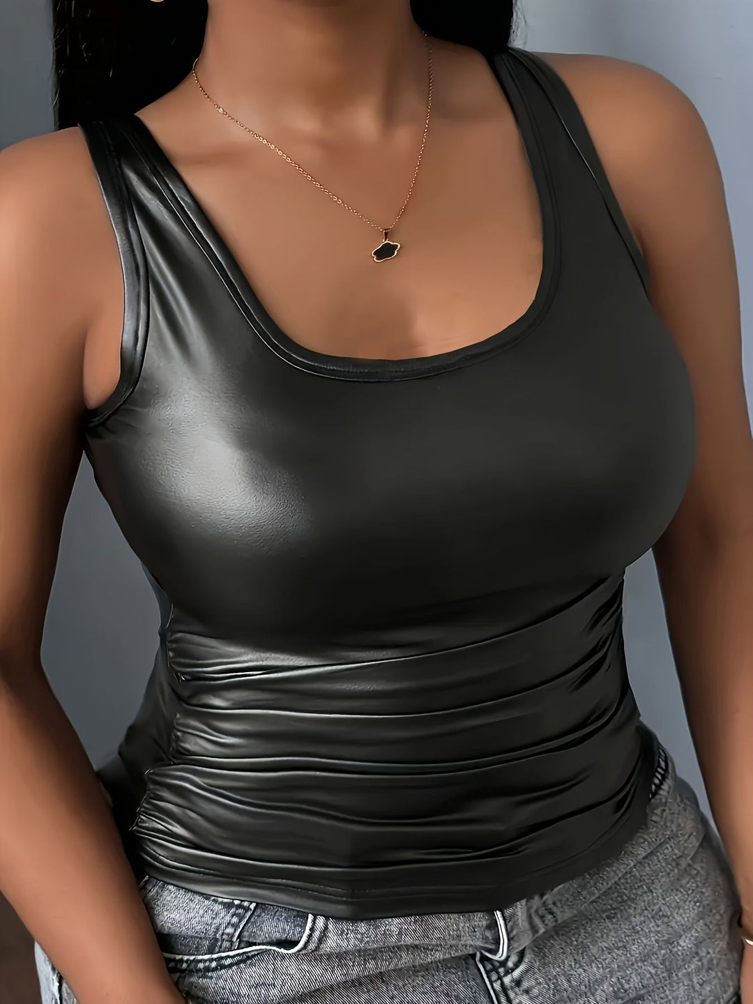 Damen Body mit glänzender Oberfläche und figurbetontem Schnitt R&B