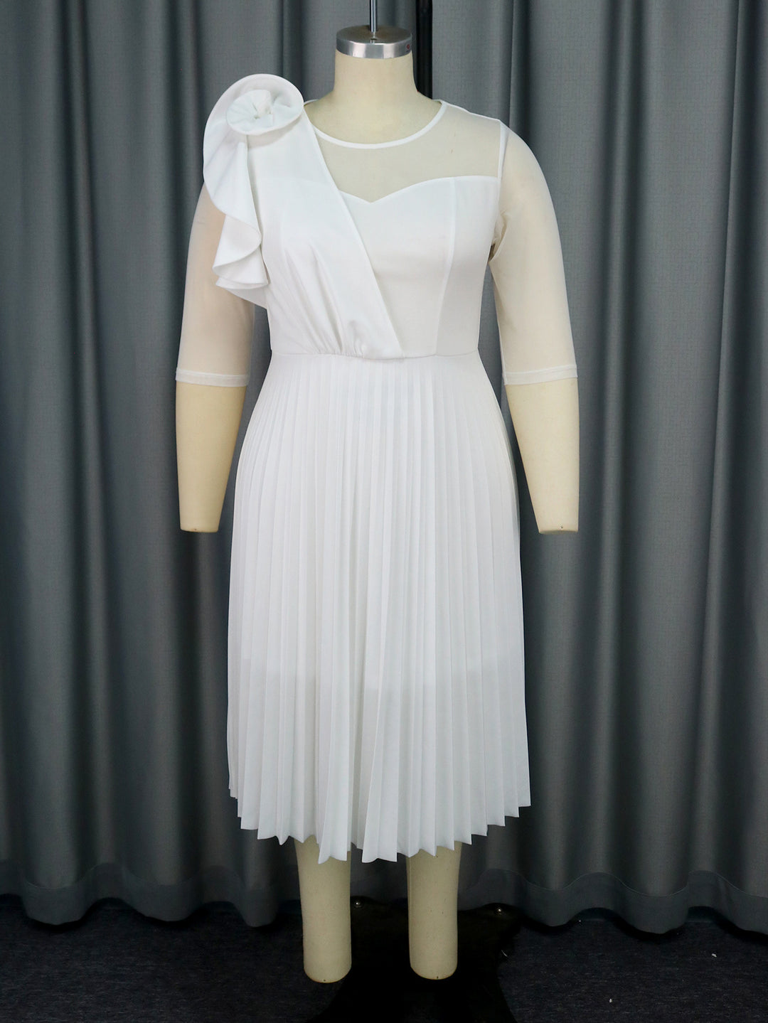 Damen elegantes Plissee-Kleid mit asymmetrischem Design und floralen Akzent R&B