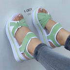 Damen Plateau-Sandalen mit verstellbaren Riemen und gepolstertem Fußbett R&B