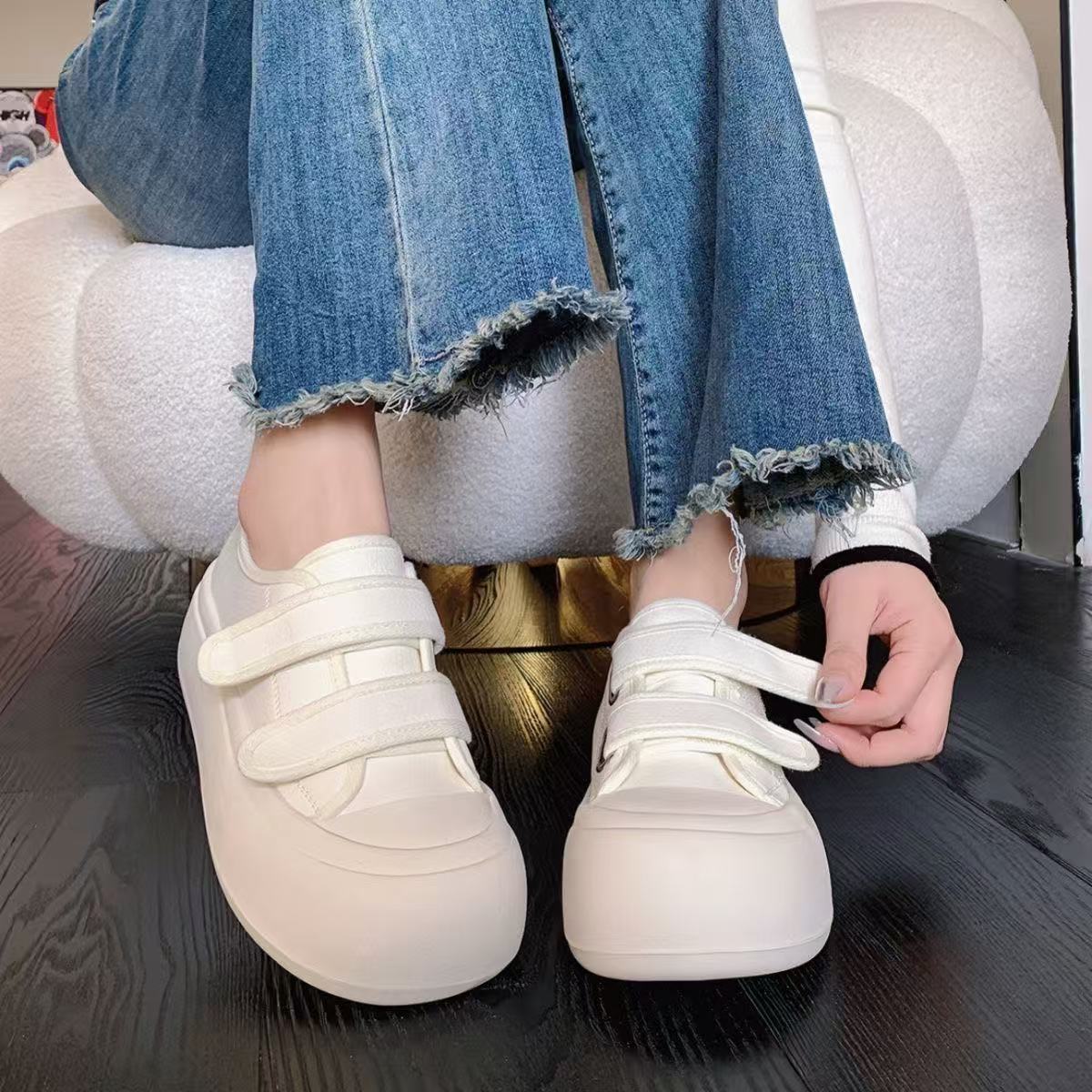 Damen Slip-On Sneakers mit verstellbarem Klettverschluss und gepolsterter Sohle R&B