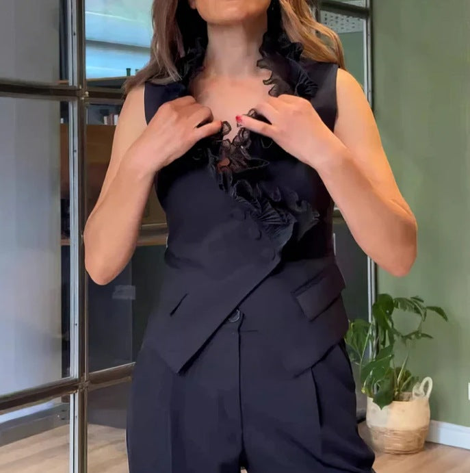 Damen nan ärmelloses Weste-Set mit Rüschen-Spitzenkragen und hochgeschnittener Faltenhose im Anzugstil R&B