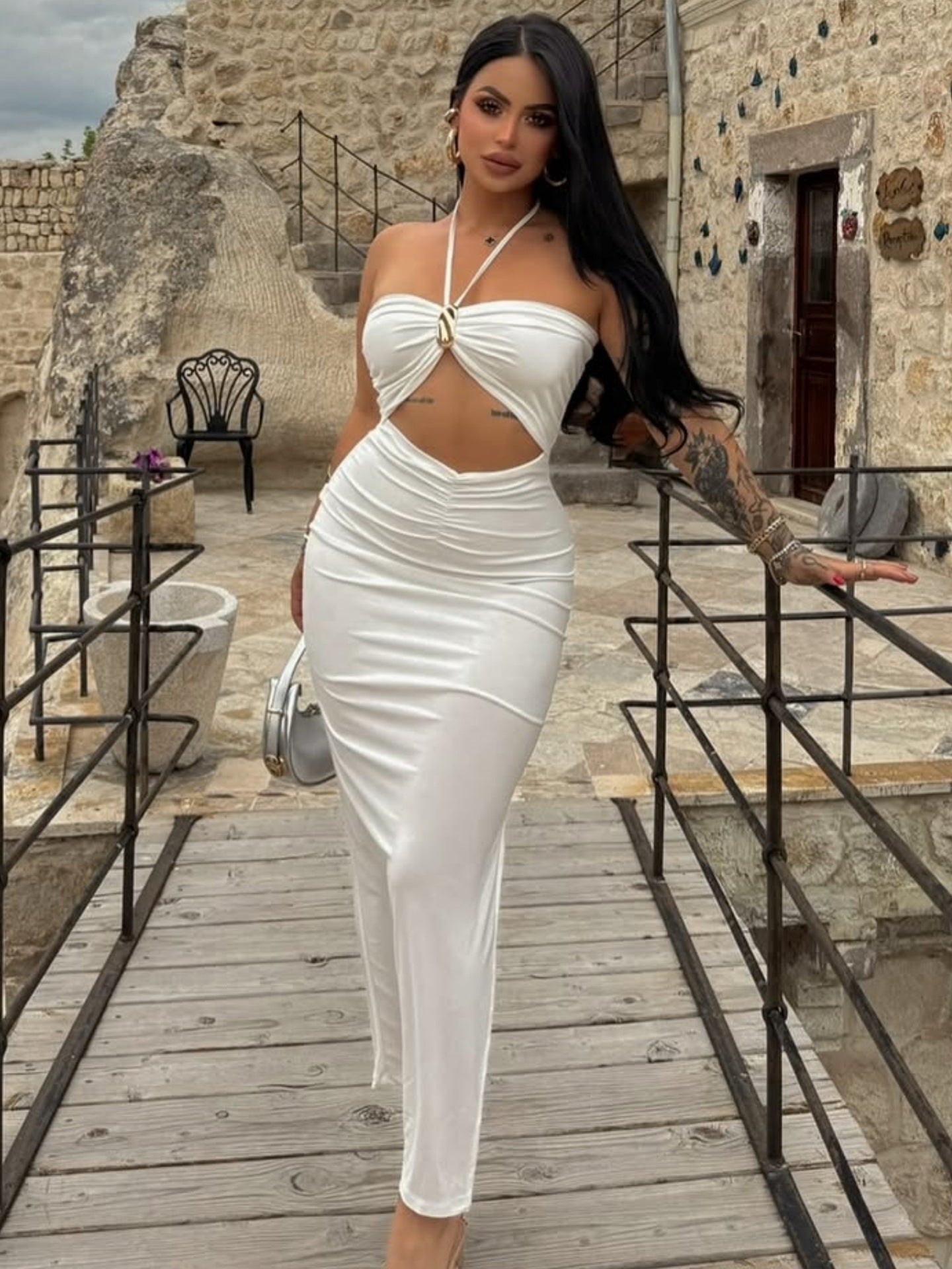 Damen figurbetontes Abendkleid mit schulterfreiem Design und eleganter Drapierung R&B