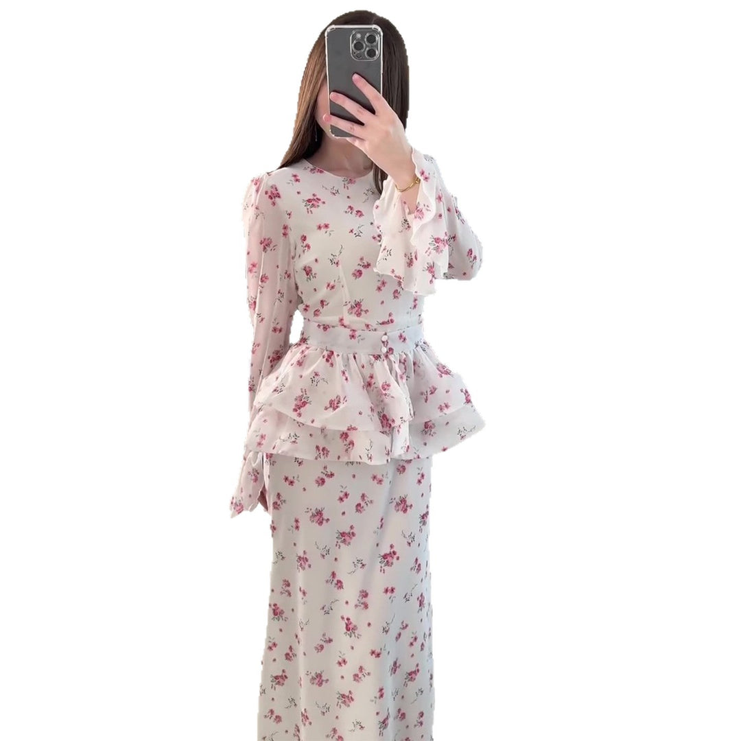 Damen Maxikleid mit voluminösem Peplum und floralen Akzenten R&B