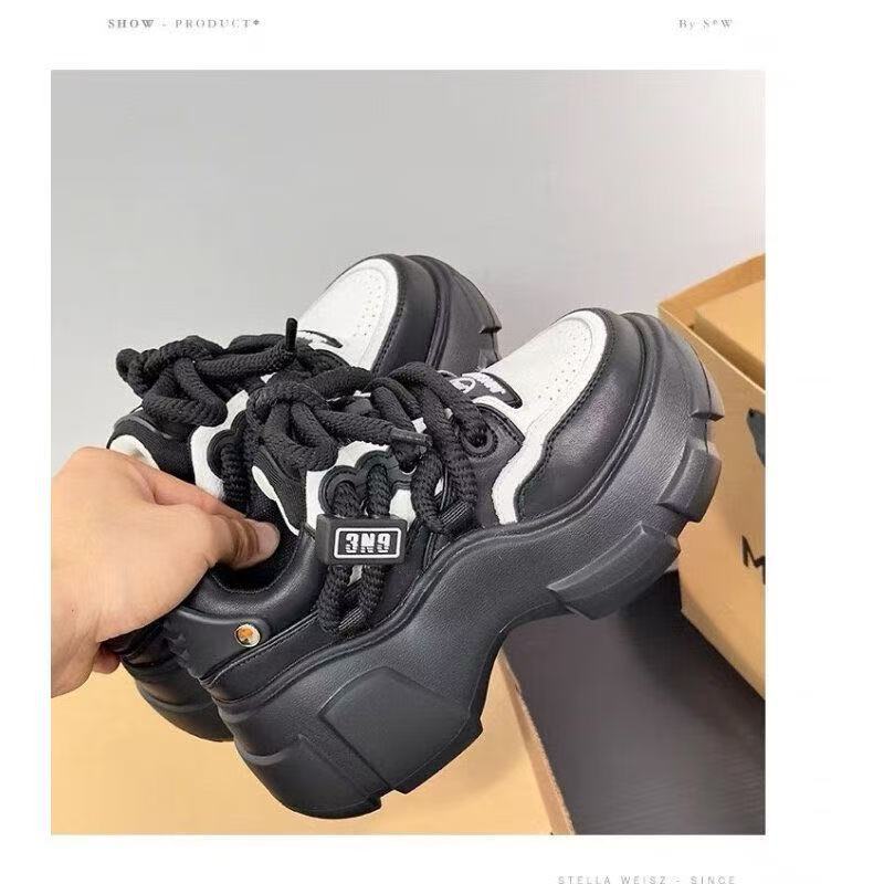 Damen Plateausneaker mit innovativem Sohlenprofil und stylischem Design R&B