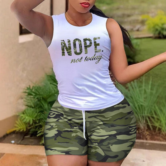 Damen Sportliches Tanktop mit Camouflage Shorts R&B