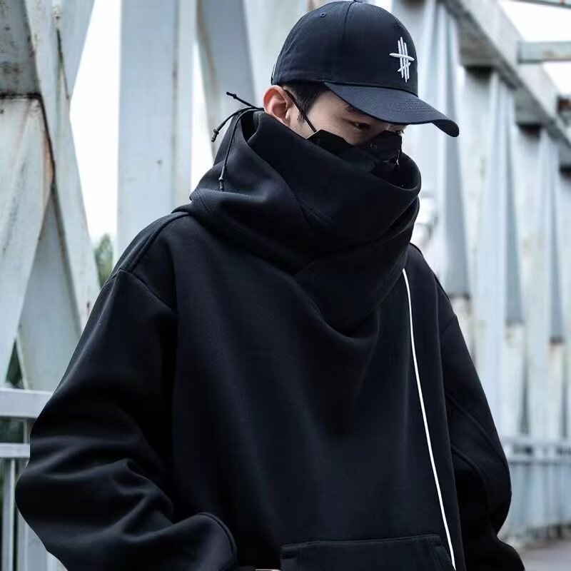 Herren futuristischer Hoodie mit hohem Kragen und praktischen Taschen