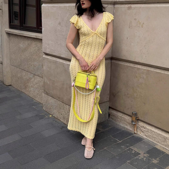 Damen Strickkleid mit zarten Rüschendetails und feiner Lochstrickstruktur R&B