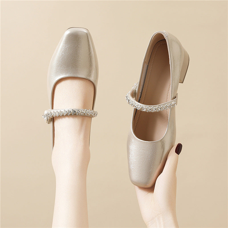 Damen elegante Pumps mit modischem Riemen und Schmuckdetails R&B
