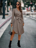 Damen Wickelkleid mit elegantem Muster und Taillengürtel R&B