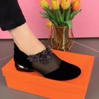 Damen Elegante und modische Ballerinas mit transparentem Design und dekorativem Blumenakzent