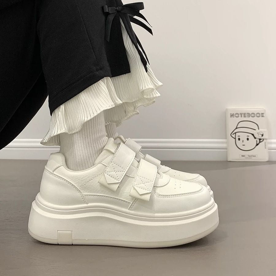 Damen Sportliche Sneakers mit breiter Sohle und elegantem Klettverschluss R&B