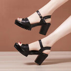 Damen Plateau Sandalen mit speziellen Riemen und rutschfester Sohle
