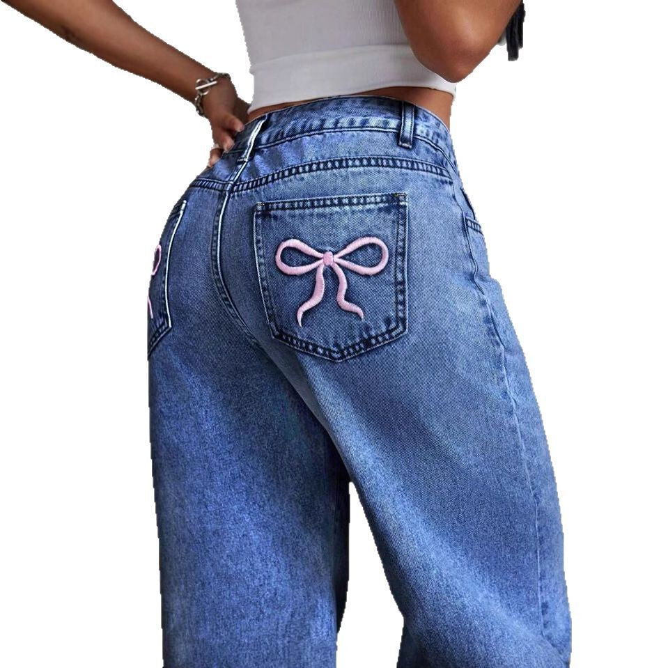 Damen Weit geschnittene Jeans mit kräftigen Kontrastnähten und verspielt gestickten Taschen R&B