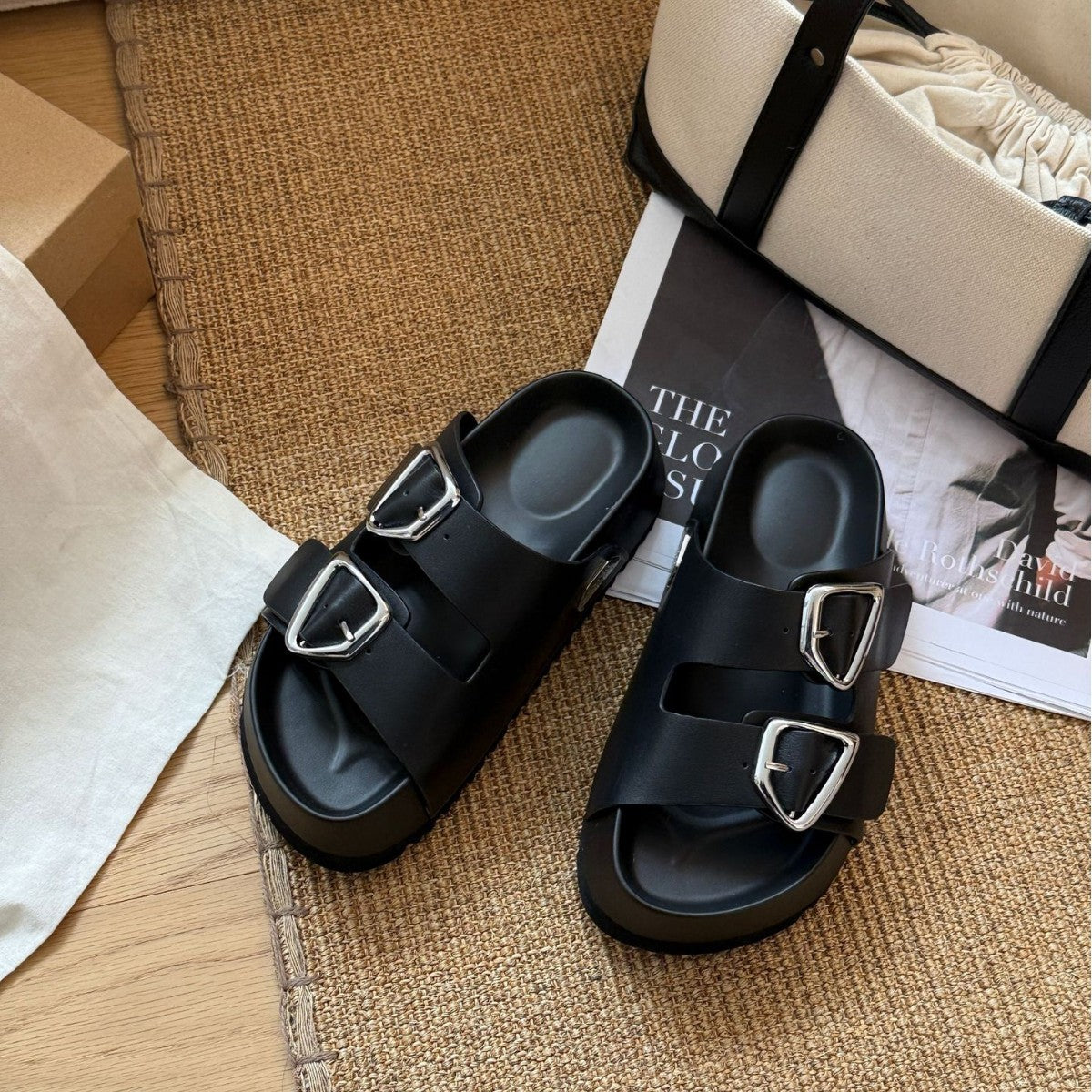 Damen modische Flip-Flops mit verstellbaren Schnallen und rutschfester Sohle