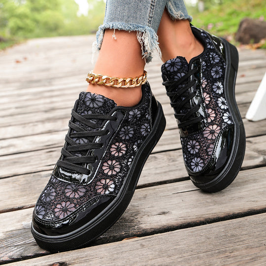 Damen Sneaker mit floralem Spitzen-Design und glänzender Oberflächenstruktur R&B