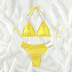 Damen Triangel-Bikini mit goldfarbenen Kettenakzenten
