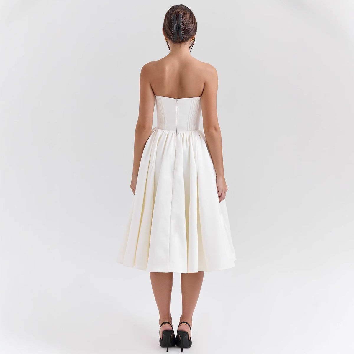 Damen Couture-Kleid im schulterfreien Trägerdesign mit voluminösem Rock EB