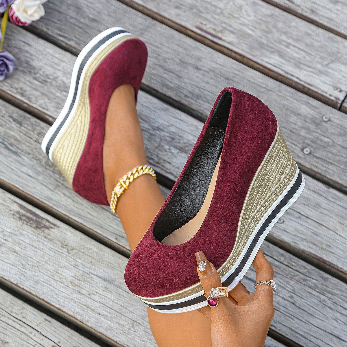 Damen Komfortable Wedge-Pumps aus weichem Veloursleder