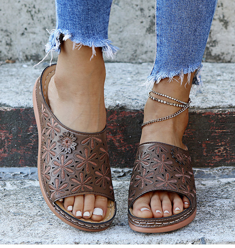 Damen Komfortable Clogs mit floralen Applikationen und anatomischem Fußbett R&B