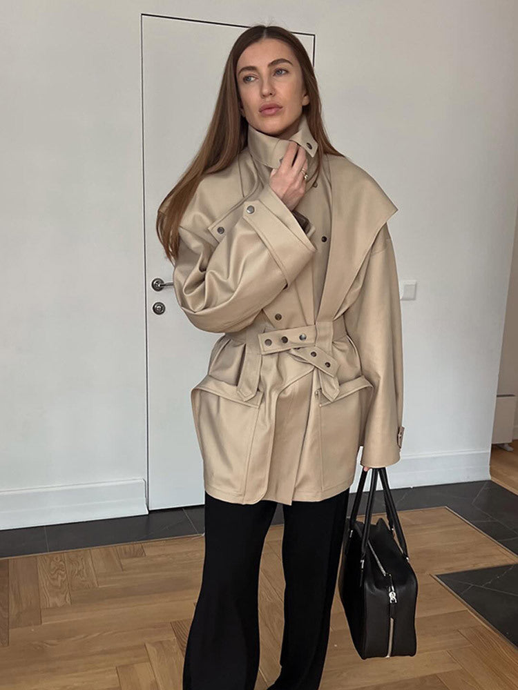 Damen Kunstleder-Mantel mit breitem Kragen und praktischen Taschen R&B