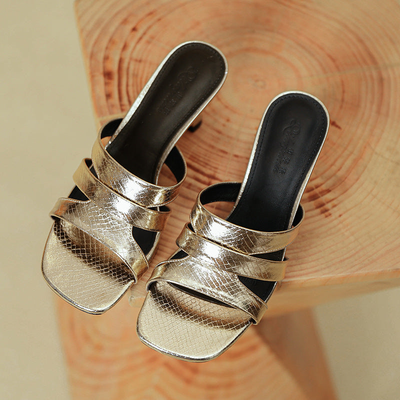 Damen modische Slides mit luxuriösem Metallic-Finish und komfortablem Fußbett