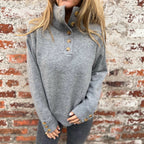 Damen modischer Strickpullover mit Knopfdetails und hohem Kragen R&B
