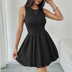 Damen Sommerliches Minikleid mit figurbetontem Oberteil und schwingendem Rock R&B