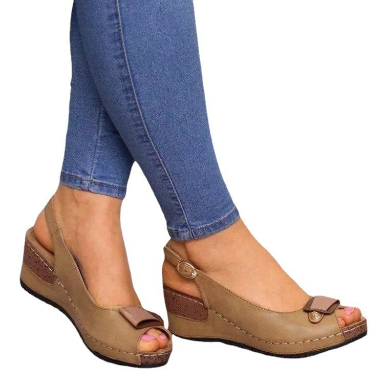 Damen Keilsandalen mit dekorativer Schnalle und komfortablem Fußbett R&B