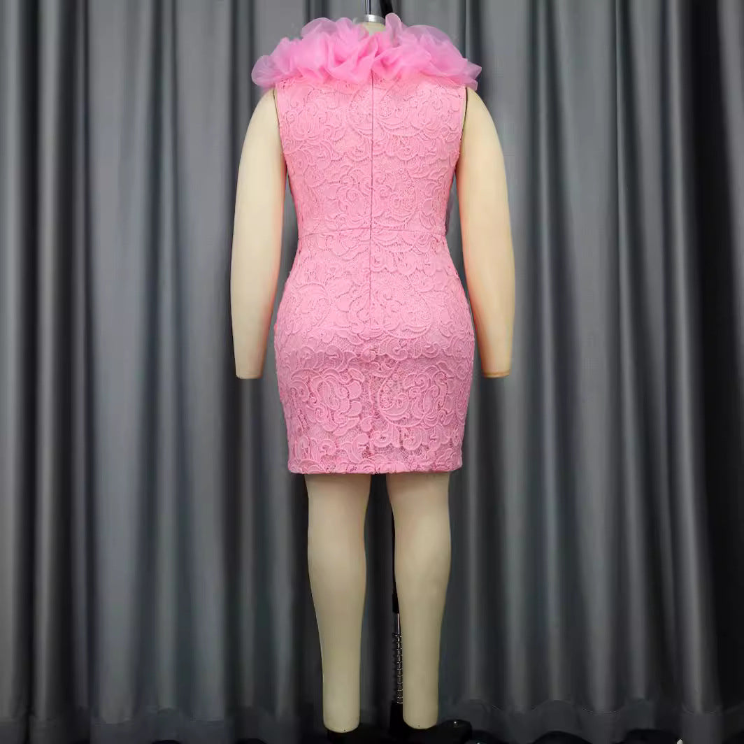Damen Minimal Kleid mit luxuriöser Spitzenstickerei und Rüschen R&B