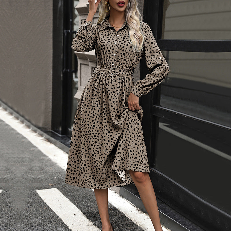 Damen Midi-Kleid mit punktiertem Muster und tailliertem Gürtel R&B