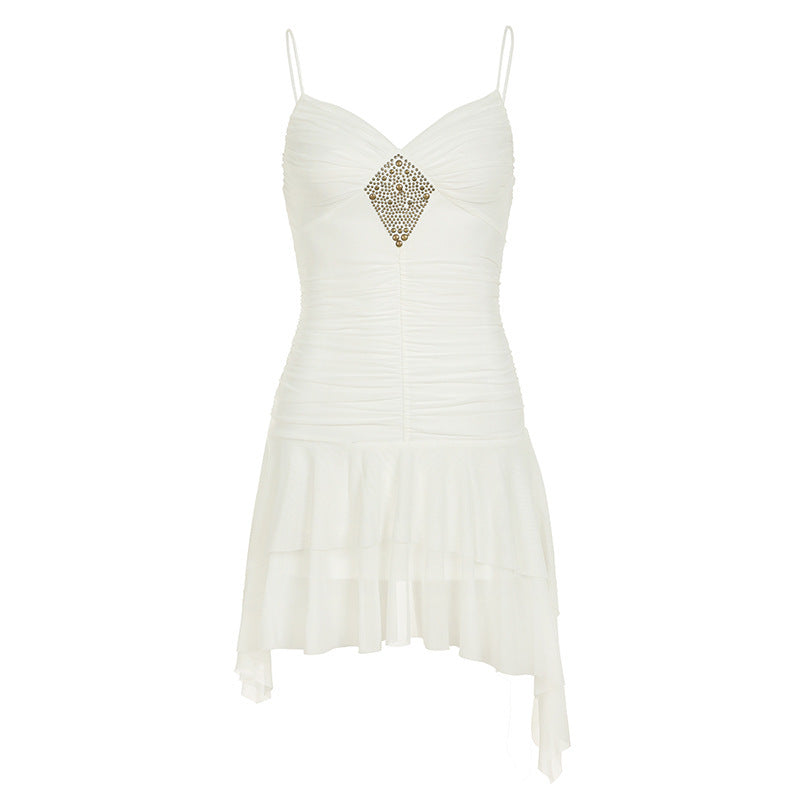 Damen Elegantes Abendkleid mit Rüschendetails und funkelndem Schmuck R&B