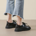 Damen modische Schnürschuhe mit blockartigem Absatz und eleganter Schnallenverzierung