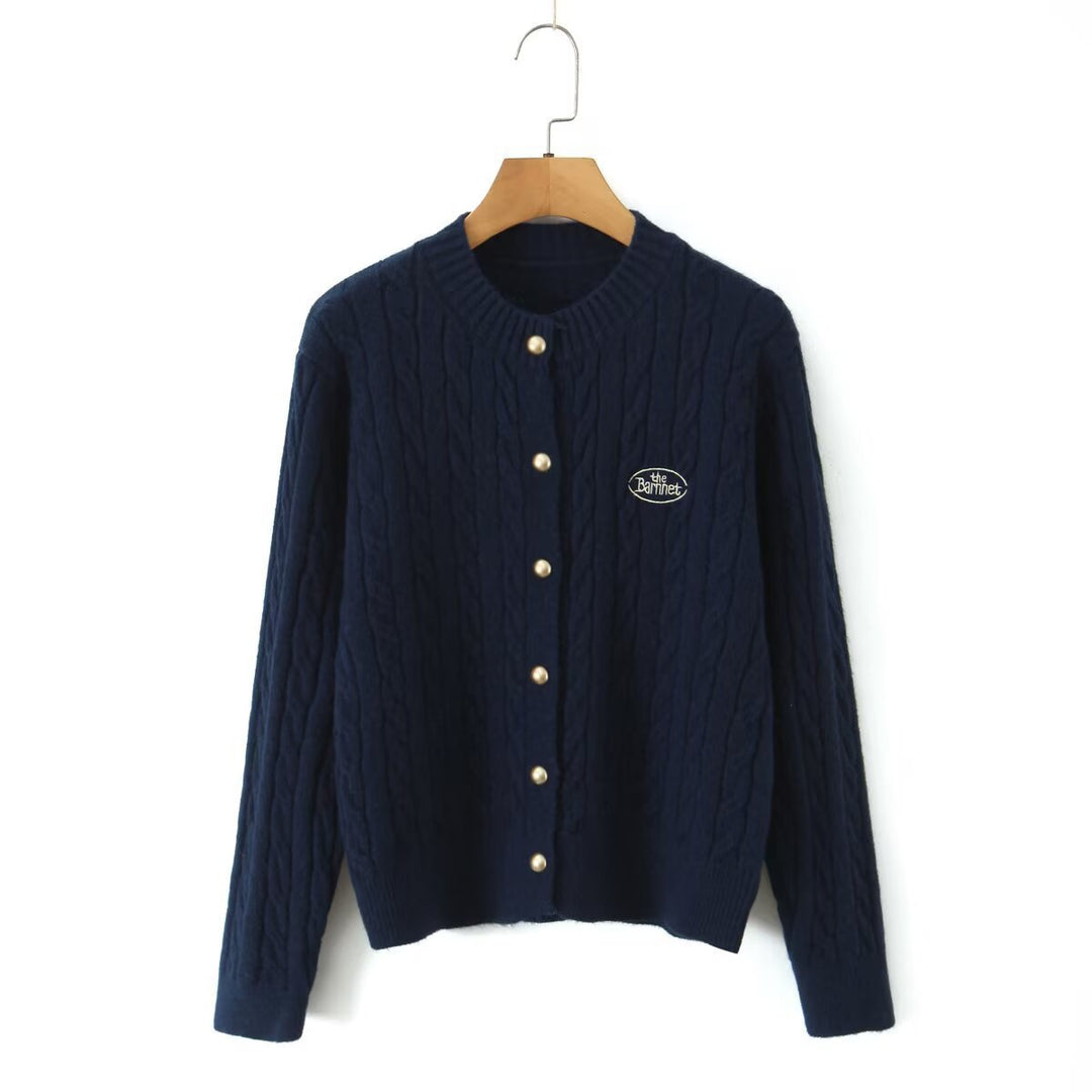 Damen Strickjacke mit elegantem Zopfmuster und Perlenknöpfen R&B