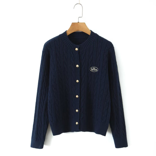 Damen Strickjacke mit elegantem Zopfmuster und Perlenknöpfen R&B