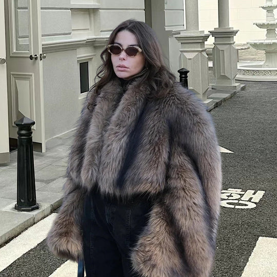 Damen Kuschelige Kunstfelljacke mit großzügigem Schnitt und voluminösen Ärmeln R&B