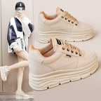 Damen Plattform-Sneaker mit modischen Details und dämpfender Sohle R&B