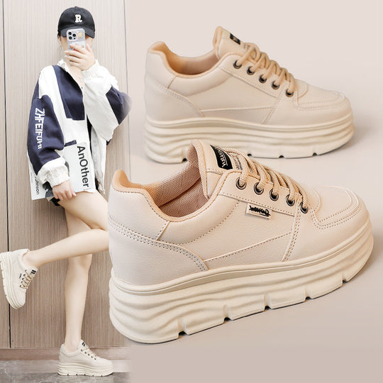 Damen Plattform-Sneaker mit modischen Details und dämpfender Sohle R&B