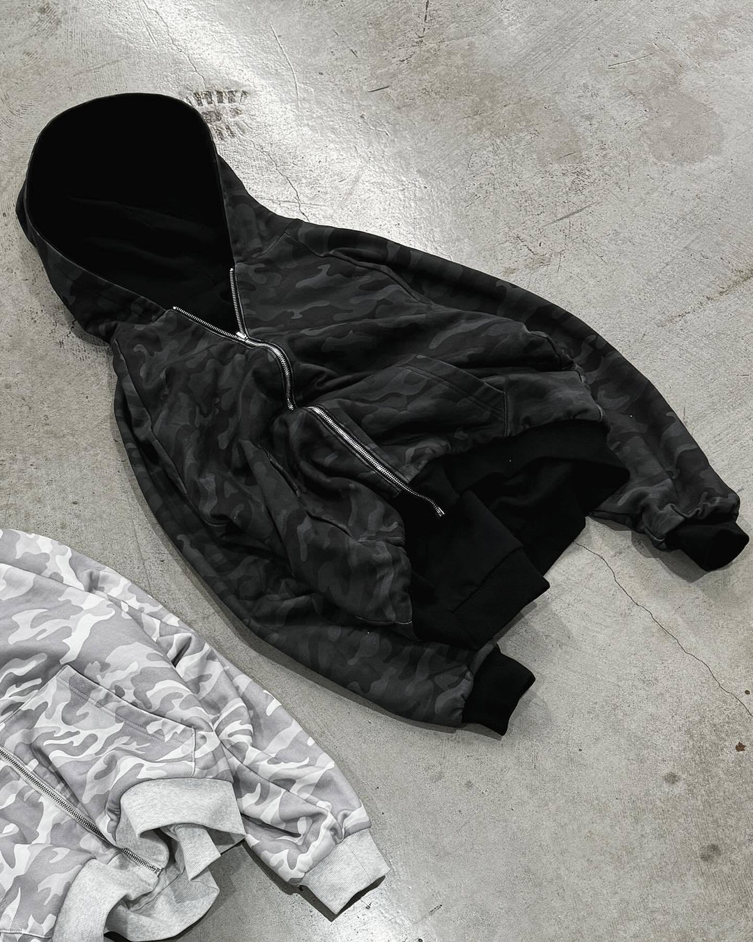 Damen Urbaner Camouflage-Hoodie mit Reißverschluss und lässigem Schnitt R&B