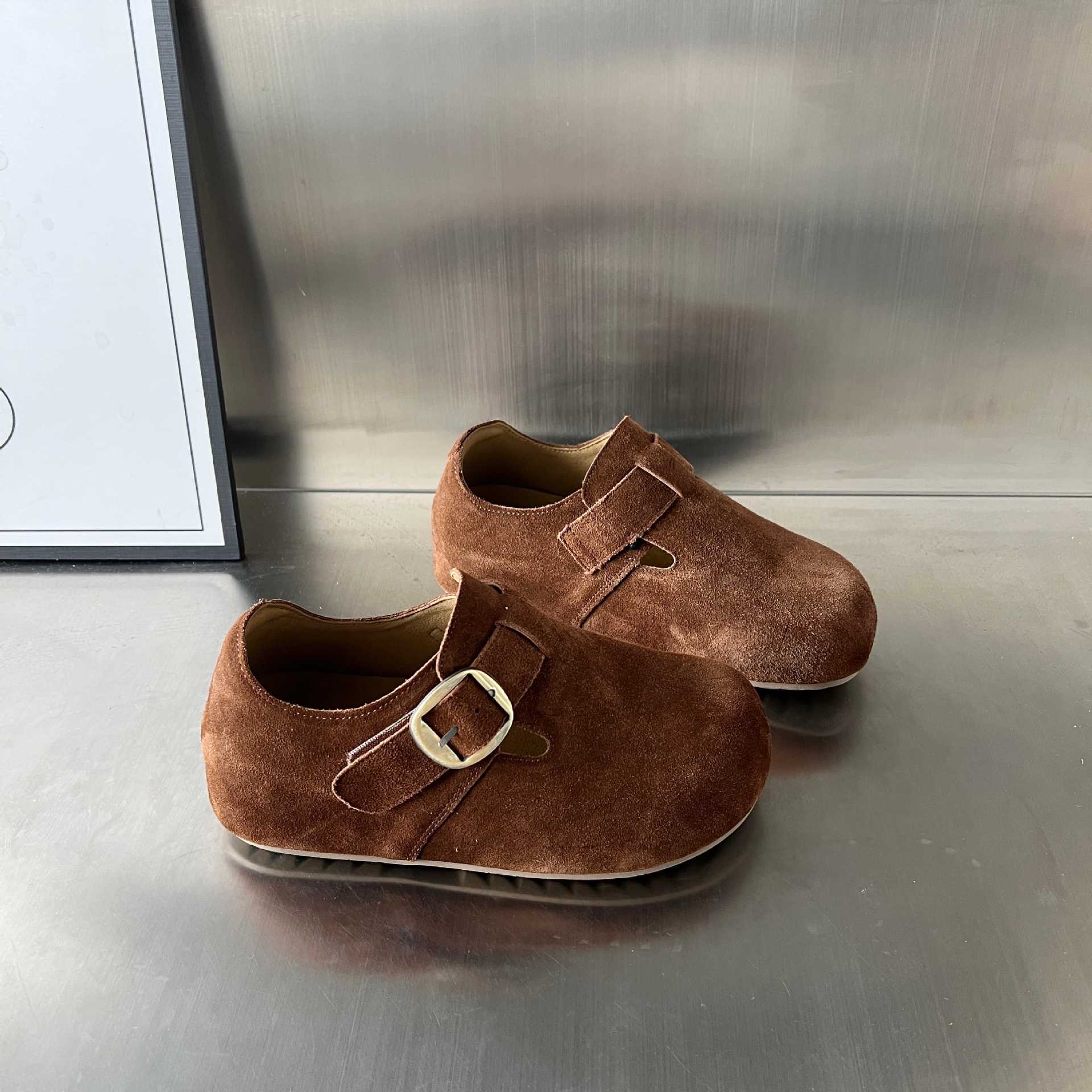 Damen bequeme Wildleder-Clogs mit elegantem Schnallenverschluss R&B