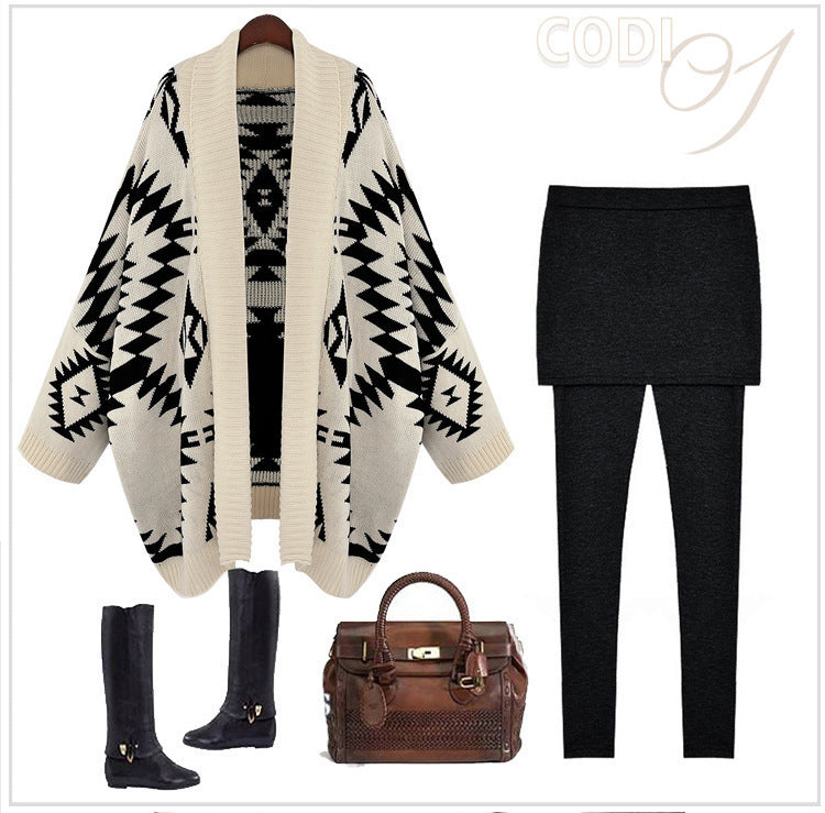 Damen Strickponcho mit auffälligem geometrischem Muster R&B