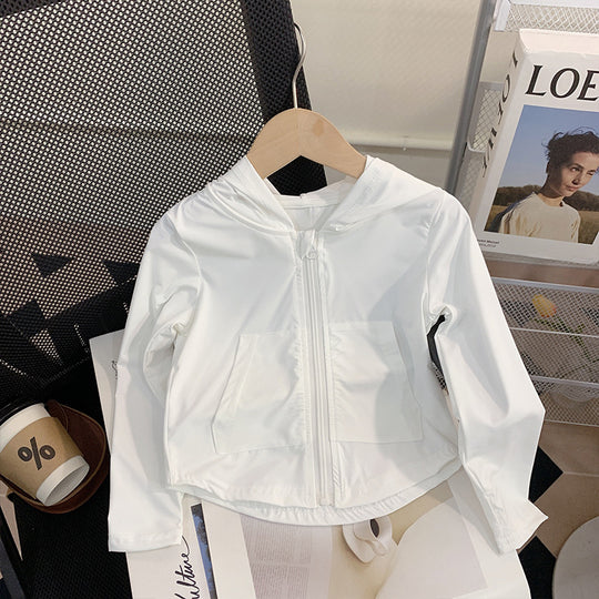 Mädchen Nan leichte atmungsaktive Kapuzenwindjacke mit vorderen Pattentaschen R&B